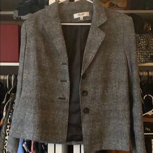 Nice jacket to dress down or up.